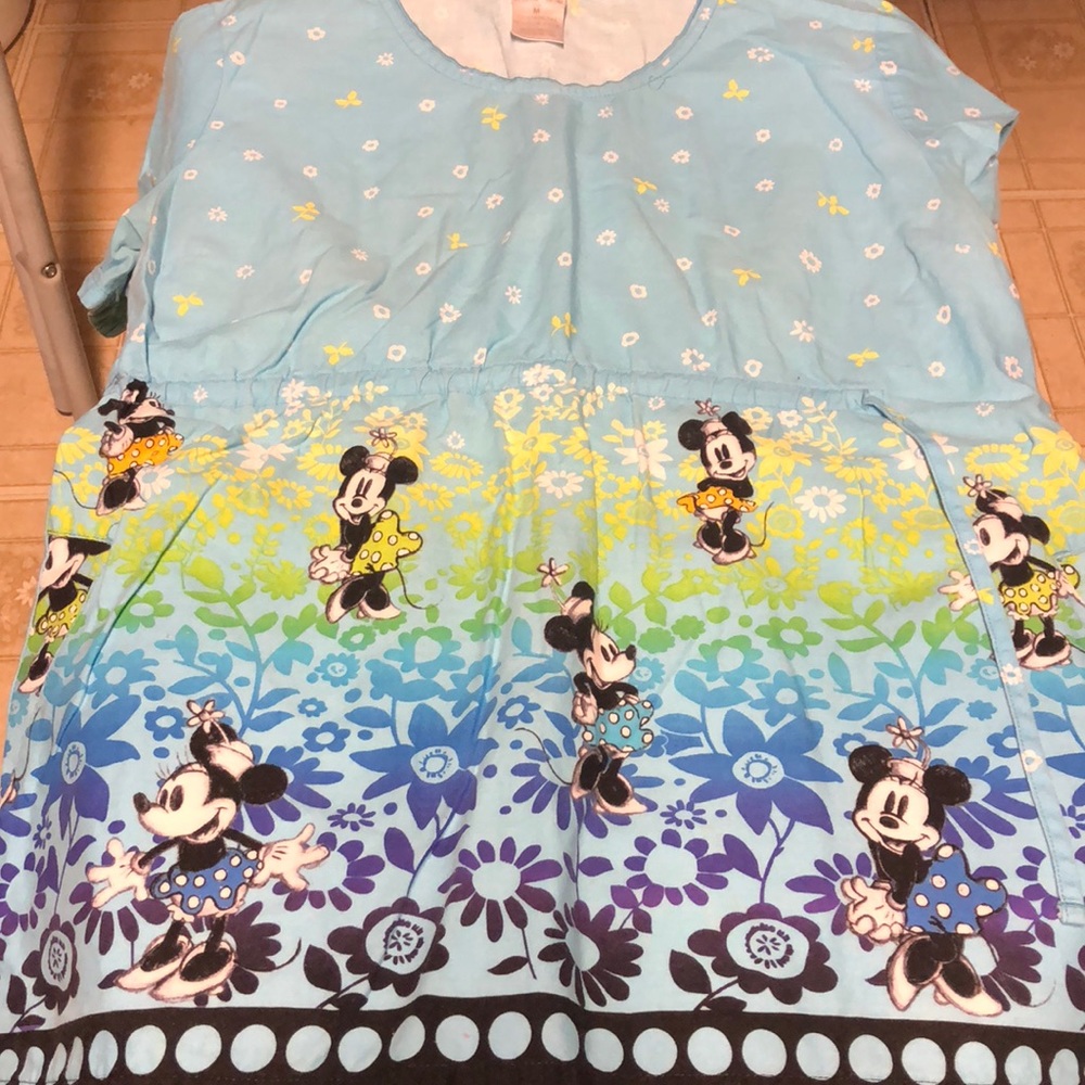 Scrub top